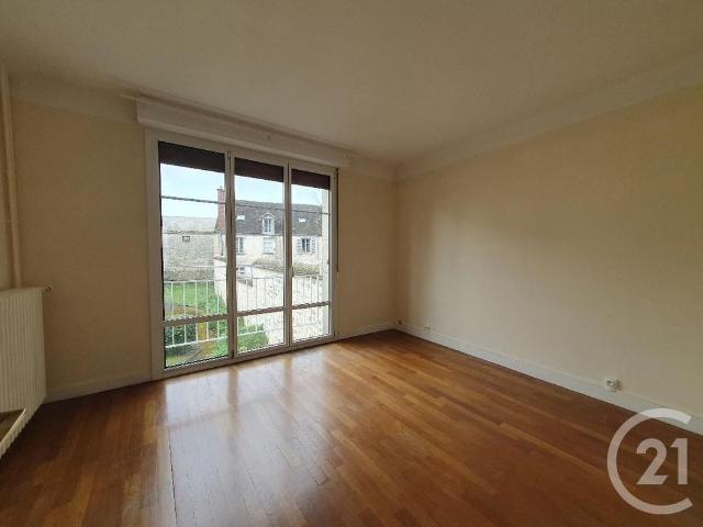 Location Appartement 4 pièces 93m² FONTAINEBLEAU 77300