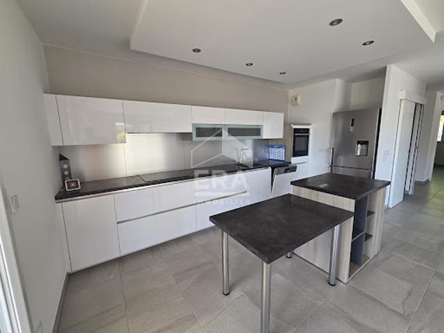 Location Appartement 4 pièces 90 m2 Saint Laurent du Var