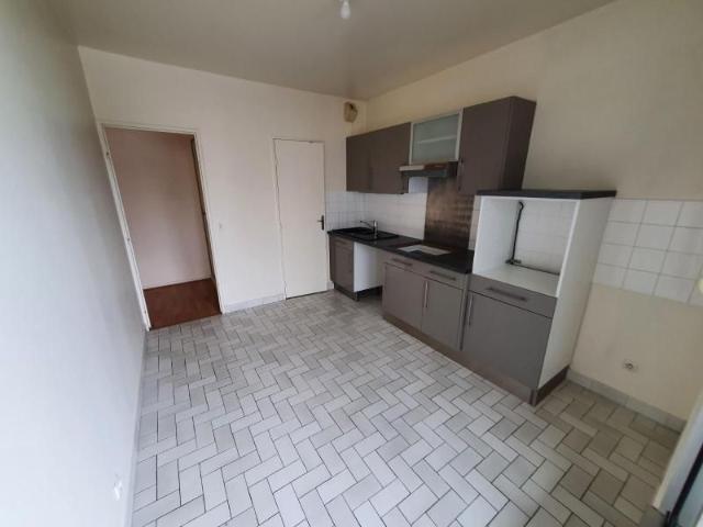 Location Appartement 4 pièces 90m² CHAMALIERES 63400