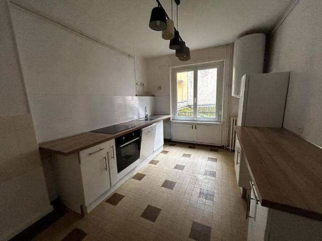 Location Appartement 4 pièces 90m² LE CREUSOT 71200