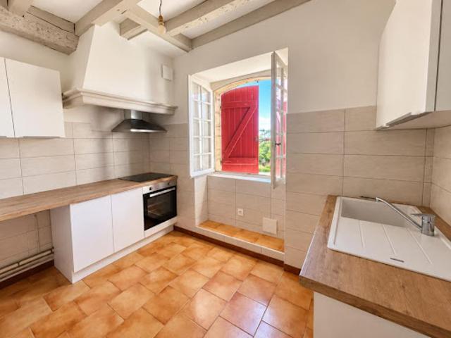 Location Appartement 4 pièces 91.5 m2 Bardos