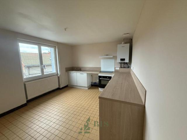 Location Appartement 4 pièces 91m² COURS 69470