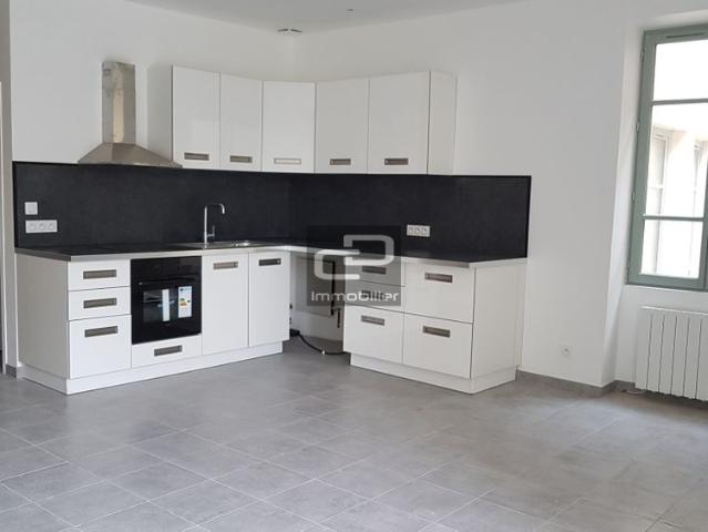 Location Appartement 4 pièces 91m² COUZON AU MONT D OR 69270