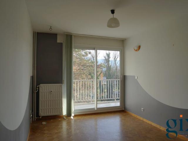 Location Appartement 4 pièces 91m² MEYLAN 38240