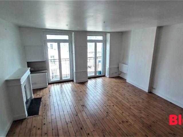 Location Appartement 4 pièces 91m² VANNES 56000
