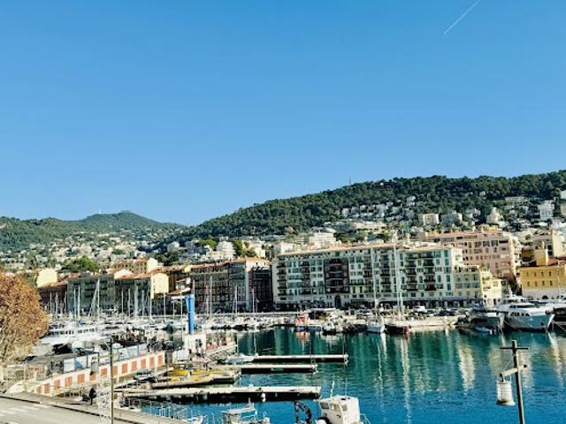 Location Appartement 4 pièces 92.46 m2 Nice
