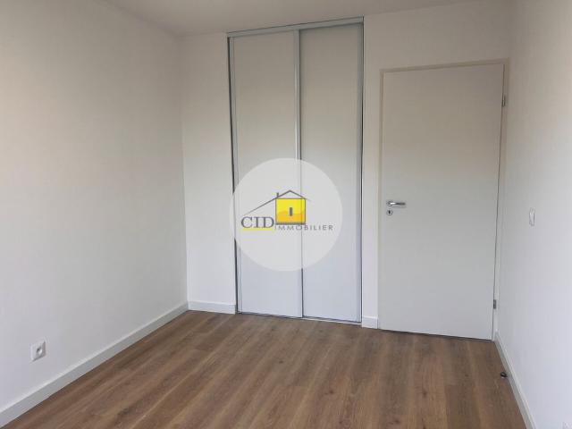 Location Appartement 4 pièces 92m² ST PIERRE DE CHANDIEU 69780