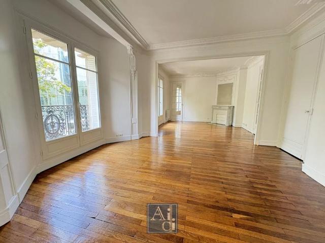 Location Appartement 4 pièces 92m² PARIS 6ème