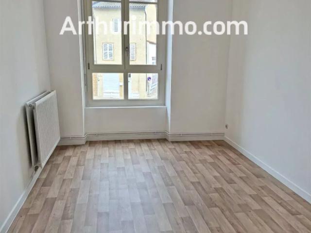 Location Appartement 4 pièces 97 m2 à Saint Forgeux