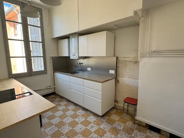 Location Appartement 4 pièces 97 m2 Aix en Provence