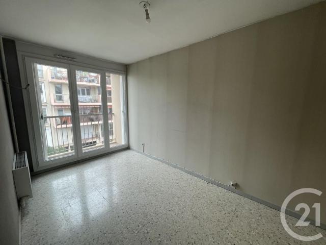 Location Appartement 4 pièces 97m² AUBAGNE 13400