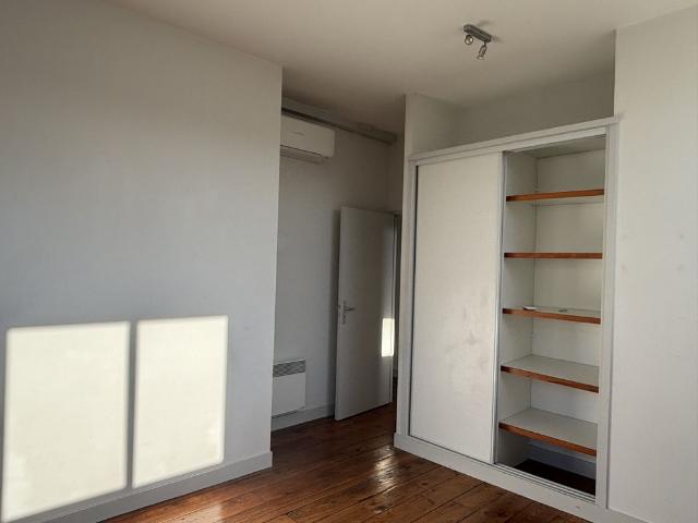 Location Appartement 4 pièces 97m² BORDEAUX 33000
