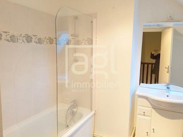 Location Appartement 4 pièces 97m² BERGUES 59380