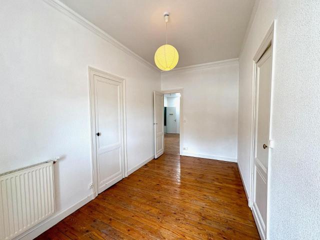 Location Appartement 4 pièces 94m² BORDEAUX 33000