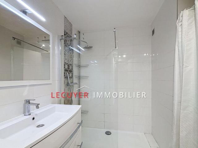 Location Appartement 4 pièces 94m² LE CANNET 06110