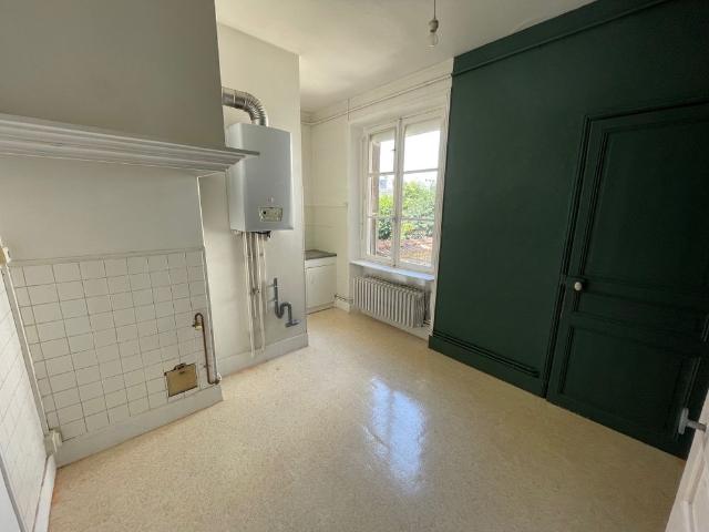 Location Appartement 4 pièces 94m² REIMS 51100