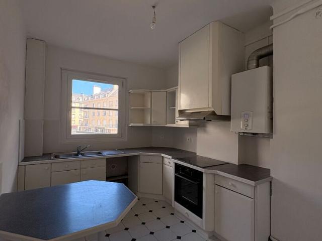 Location Appartement 4 pièces 95m²