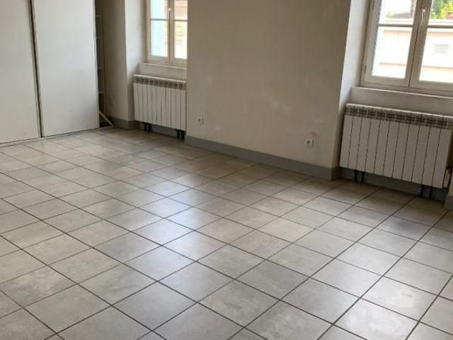 Location Appartement 4 pièces 95m² BAZAS 33430
