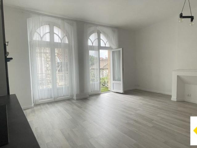 Location Appartement 4 pièces 95m² LAROQUE TIMBAUT 47340