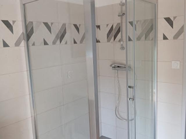 Location Appartement 4 pièces 96 m2 Saint André de Roquepertuis