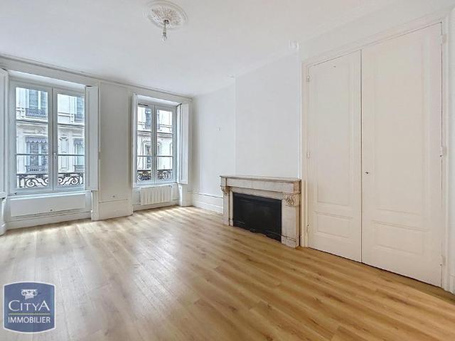 Location Appartement 4 pièces 96m² LYON 2ème