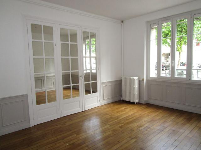 Location Appartement 4 pièces 96m² REIMS 51100