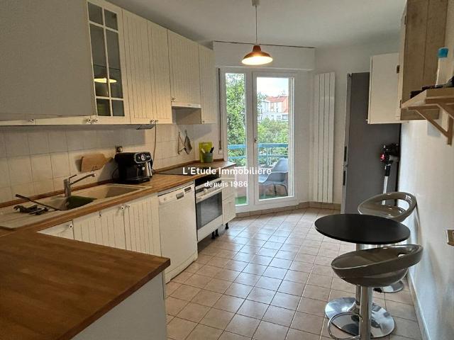 Location Appartement 4 pièces 96m² VILLEURBANNE 69100