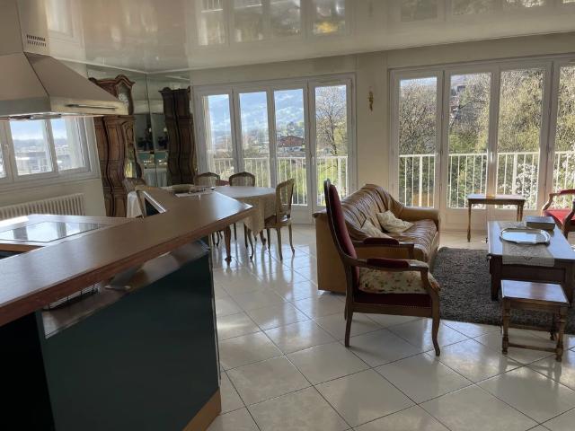 Location Appartement 4 pièces 98m² SALLANCHES 74700