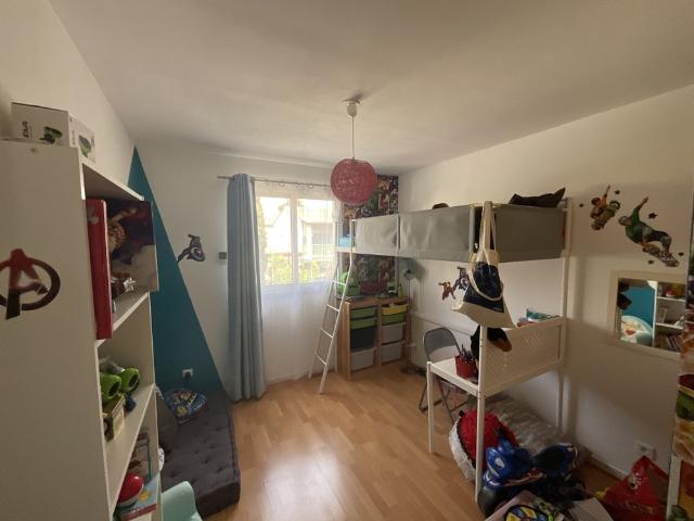 Location Appartement 4 pièces 98m² VILLENEUVE LOUBET 06270