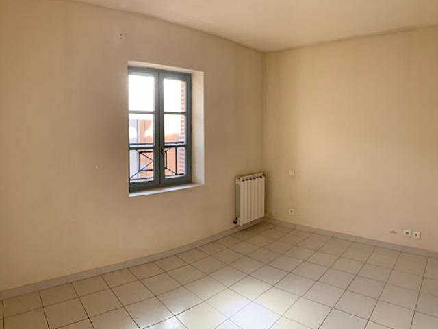 Location Appartement 4 pièces 99.69 m2 Caussade