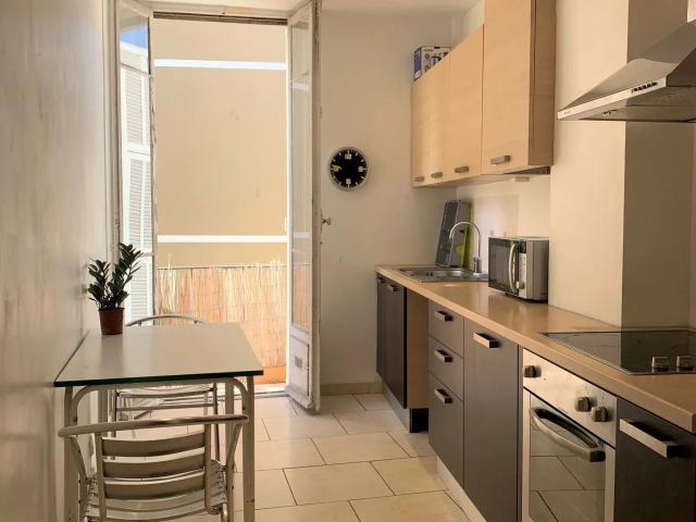 Location Appartement 4 pièces 99m² NICE 06000