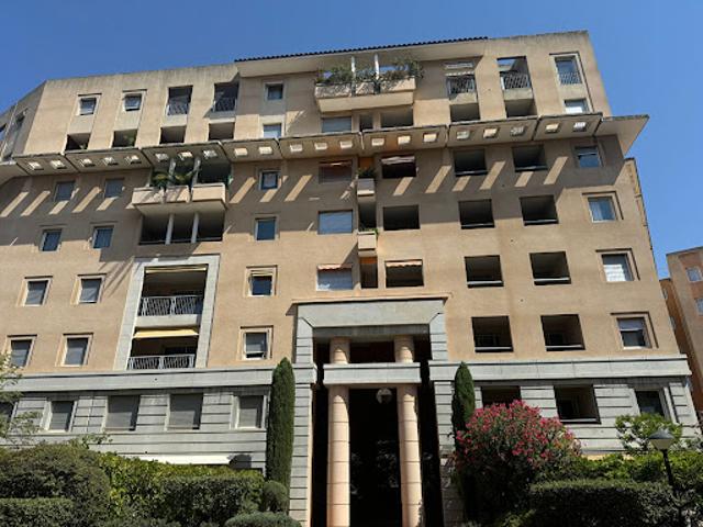 Location Appartement 4 pièces 100 m2 Aix en Provence