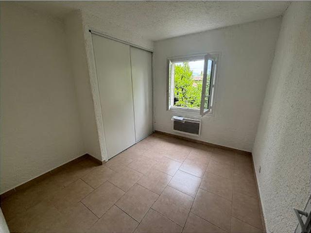 Location Appartement 4 pièces 100 m2 Saint Hilaire de Brethmas