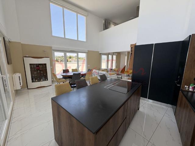 Location Appartement 4 pièces 100m² MARSEILLE 12ème