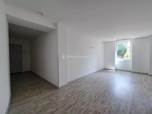 Location Appartement 4 pièces 101 m2 à Carmaux