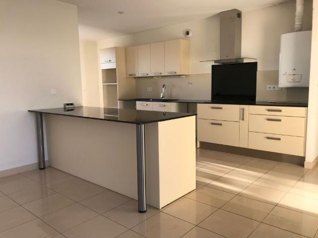 Location Appartement 4 pièces 101m² MONTPELLIER 34070