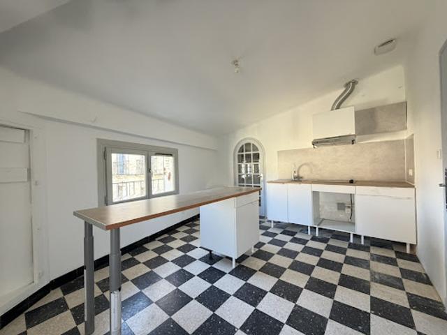 Location Appartement 4 pièces 102 m2 Pezenas