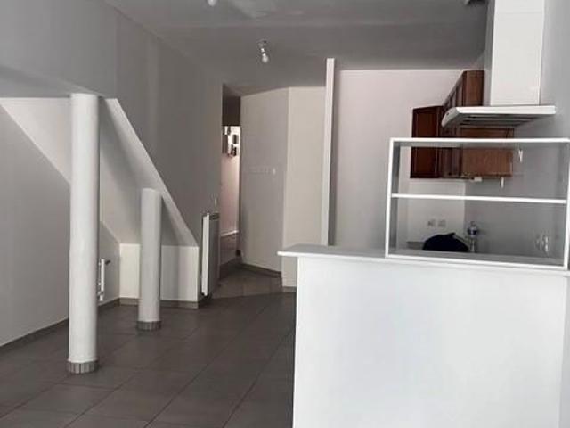 Location Appartement 4 pièces 102m² CORRENS 83570