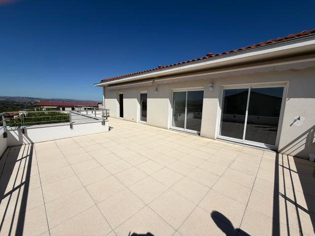Location appartement 4 pièces 103 m² à Charbonnières les Bains 69260