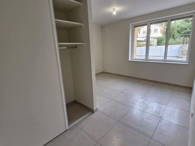 Location Appartement 4 pièces 103m² AMPUIS 69420
