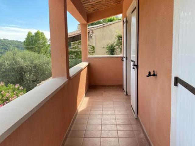 Location Appartement 4 pièces 104 m2 Roumoules