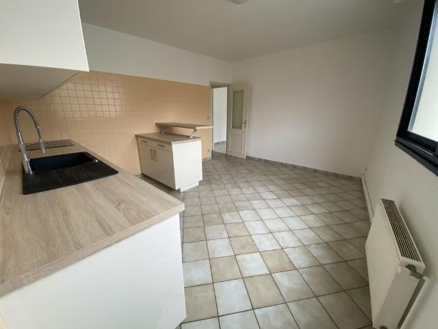 Location Appartement 4 pièces 104m²