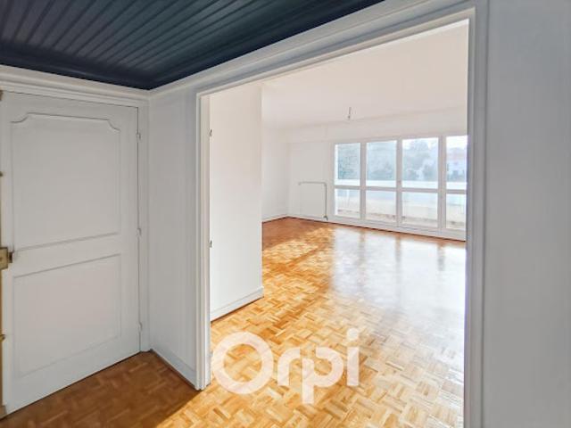 Location Appartement 4 pièces 105.38 m2 La Roche sur Yon