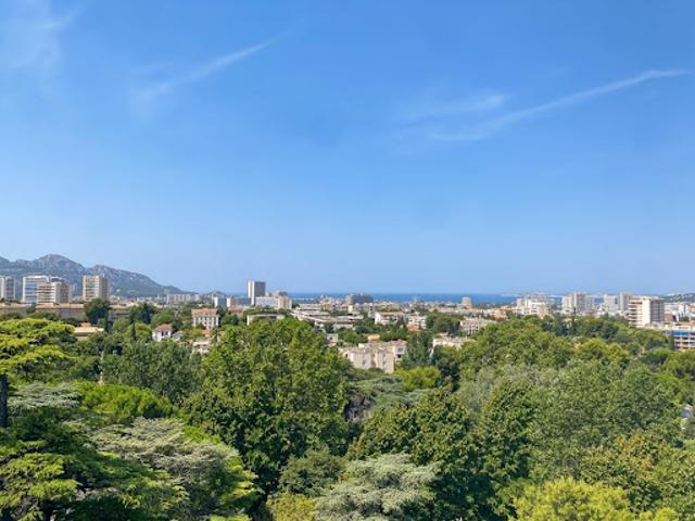 Location Appartement 4 pièces 105.72 m2 Marseille 9ème