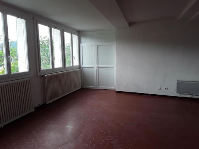 Location Appartement 4 pièces 105 m2 Château Arnoux Saint Auban