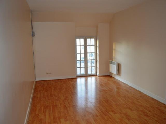 Location Appartement 4 pièces 105 m2 Bû