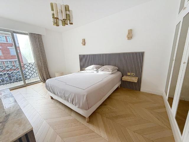 Location Appartement 4 pièces 105m² PARIS 16ème