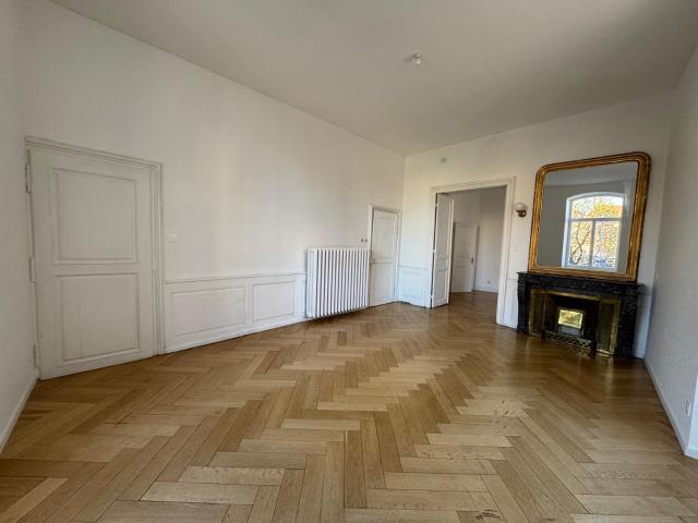 Location Appartement 4 pièces 105m² STRASBOURG 67000