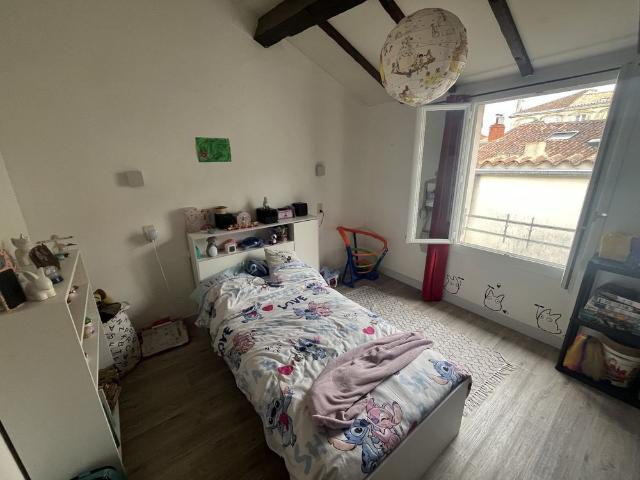 Location Appartement 4 pièces 107m² JARNAC 16200