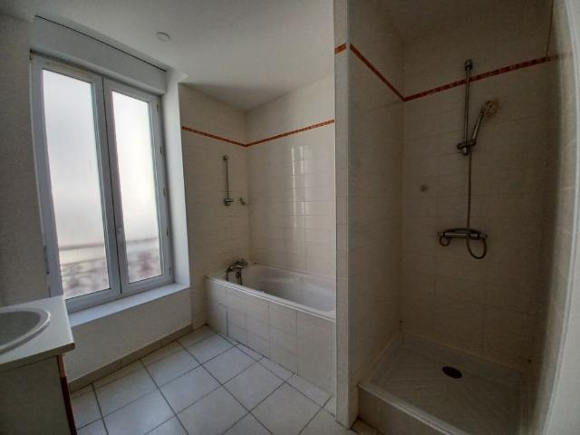 Location Appartement 4 pièces 108m² AGEN 47000